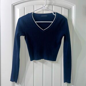 Brandy Melville cropped navy sweater